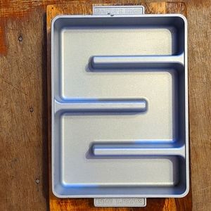 Bakers edge brownie pan 9x12